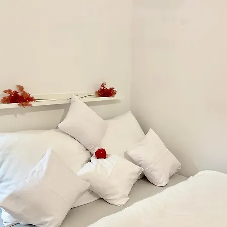 Flamingo Apartment